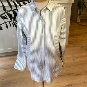 EUC Equipment Femme 100% cotton button front shirt full length button sleeves